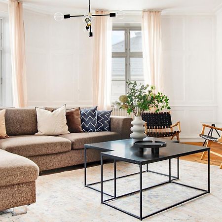 Sanders Square - Spacious Six-Bedroom Apartment Near Amalienborg Копенгаген Экстерьер фото