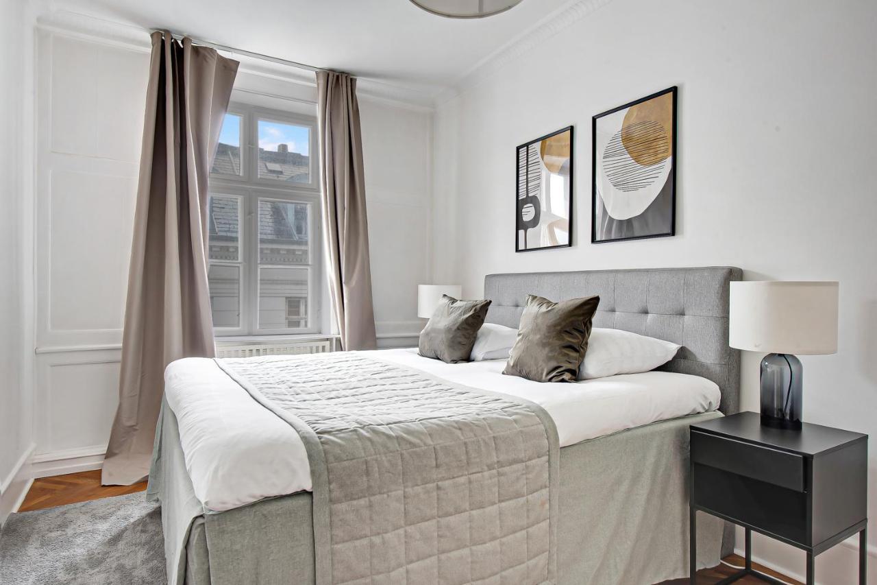 Sanders Square - Spacious Six-Bedroom Apartment Near Amalienborg Копенгаген Экстерьер фото