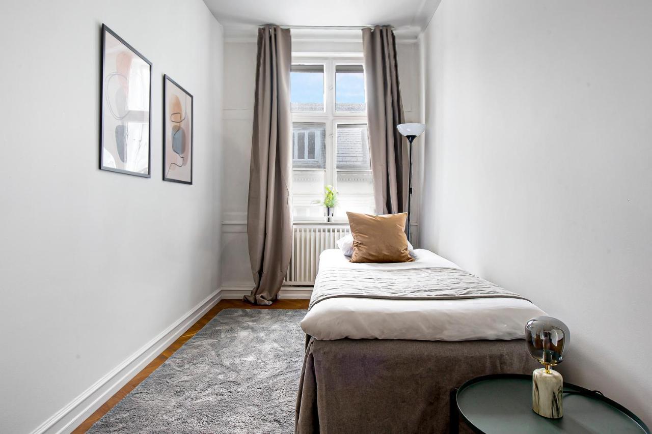 Sanders Square - Spacious Six-Bedroom Apartment Near Amalienborg Копенгаген Экстерьер фото